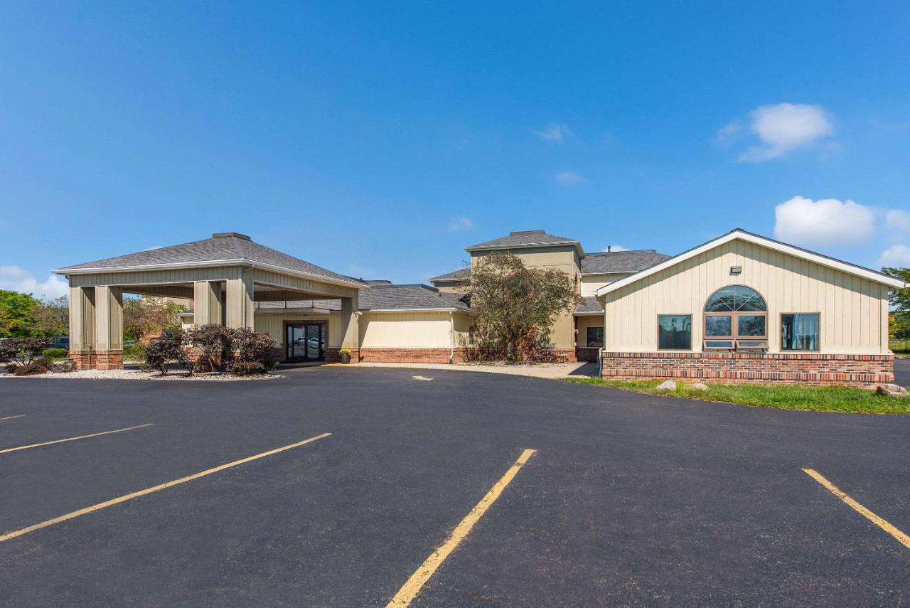 Quality Inn Upper Sandusky Exterior photo